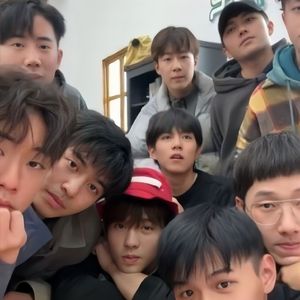 G奶美女洗澡裸奶爆乳
